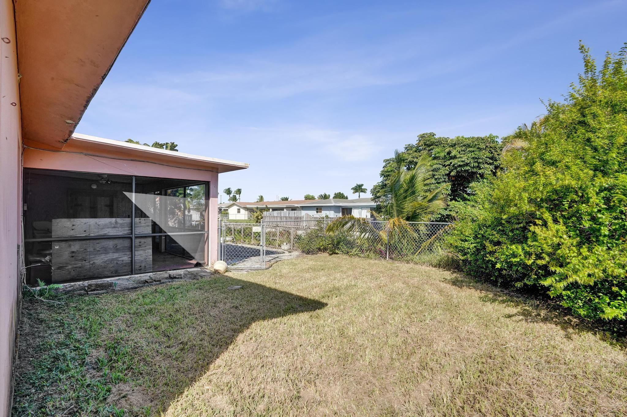 6641 NW 22nd St Margate, FL 33063