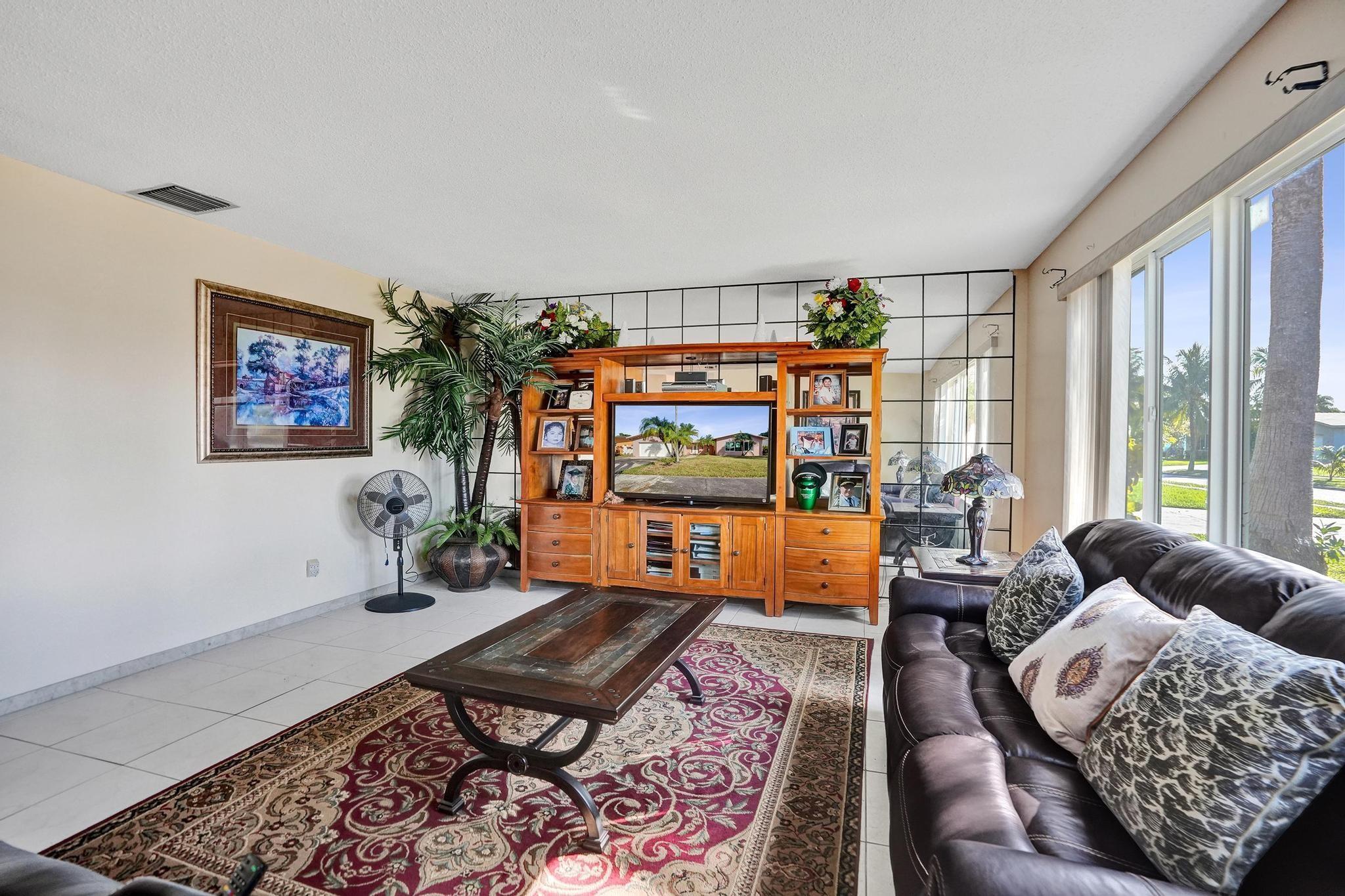 6641 NW 22nd St Margate, FL 33063