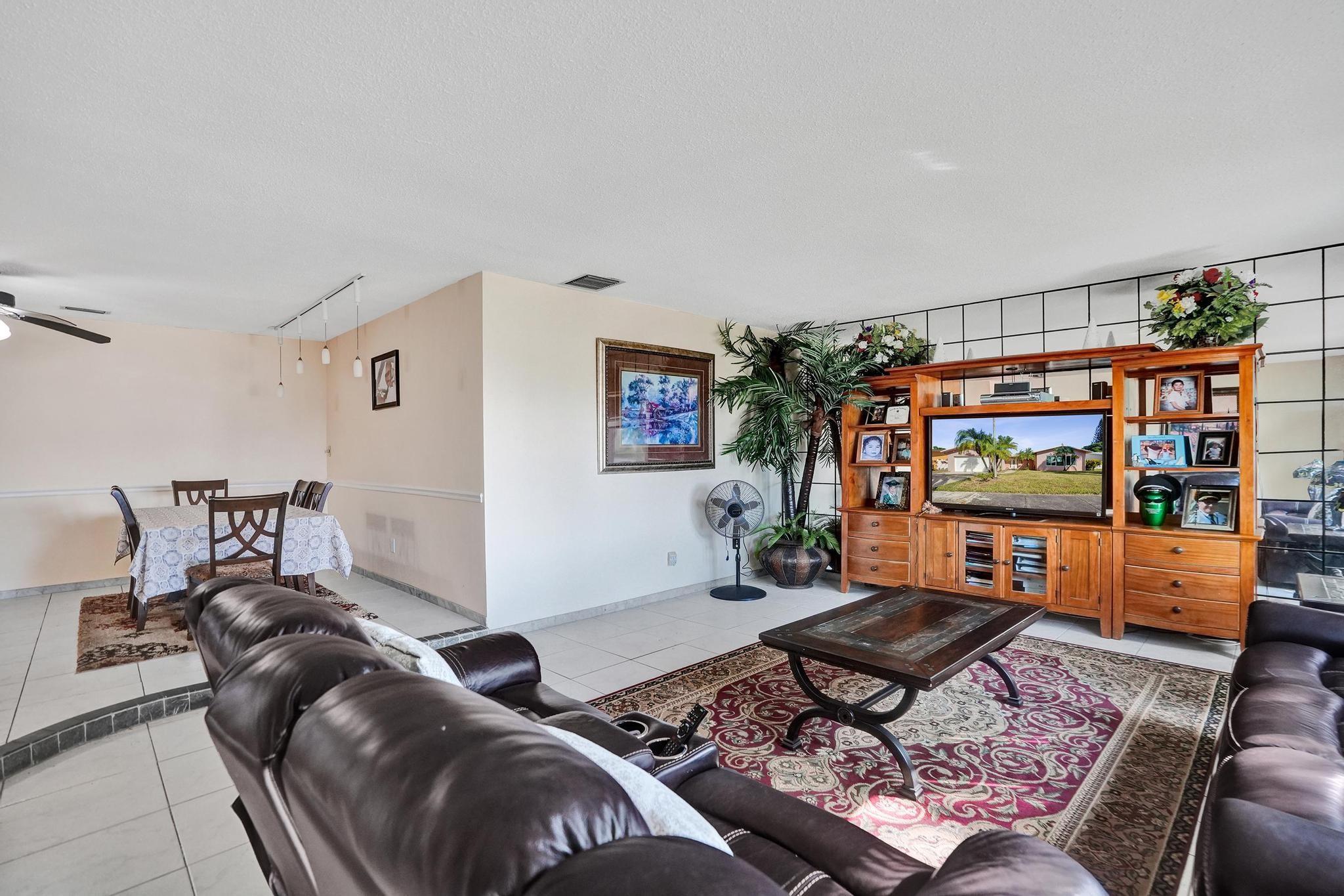 6641 NW 22nd St Margate, FL 33063