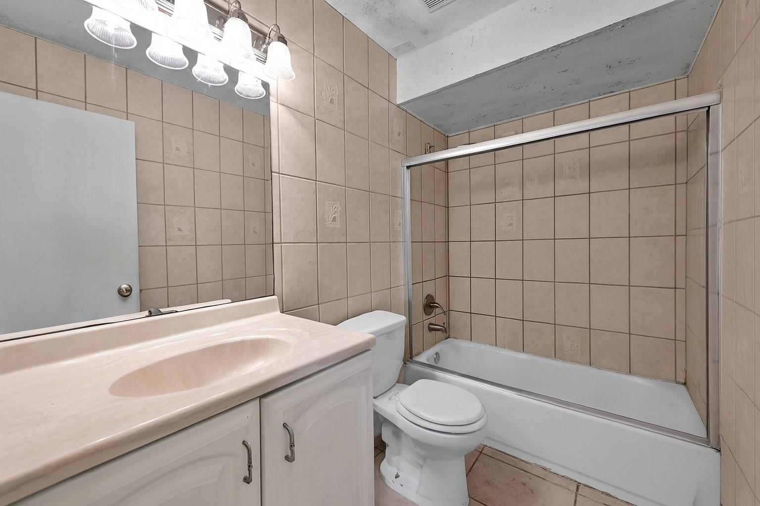 13615 SW 72nd Ter Miami, FL 33183