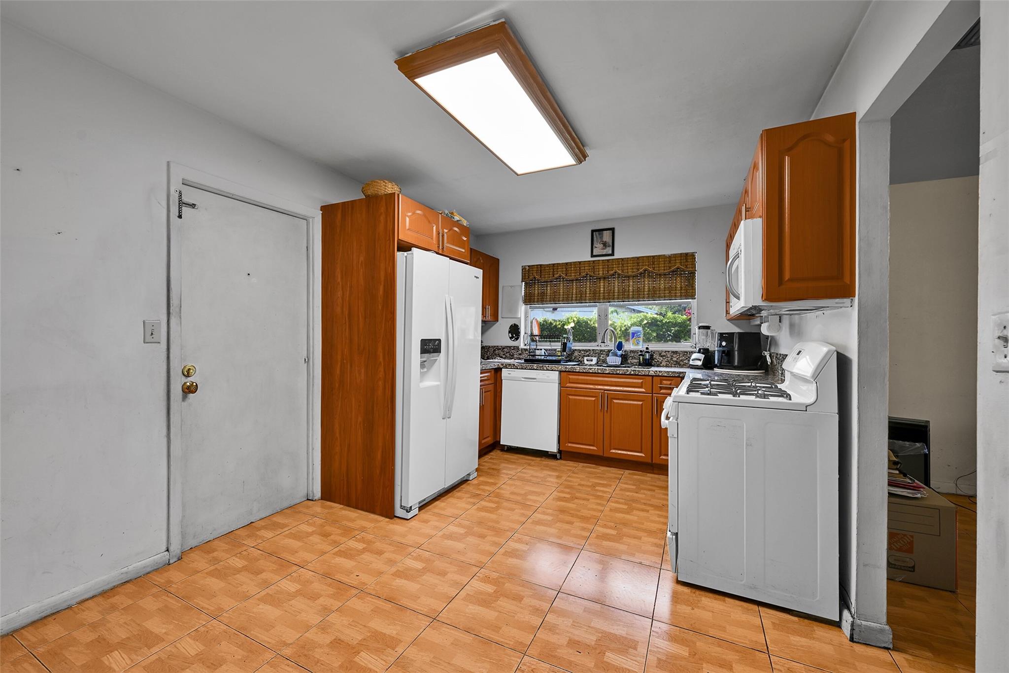 13615 SW 72nd Ter Miami, FL 33183