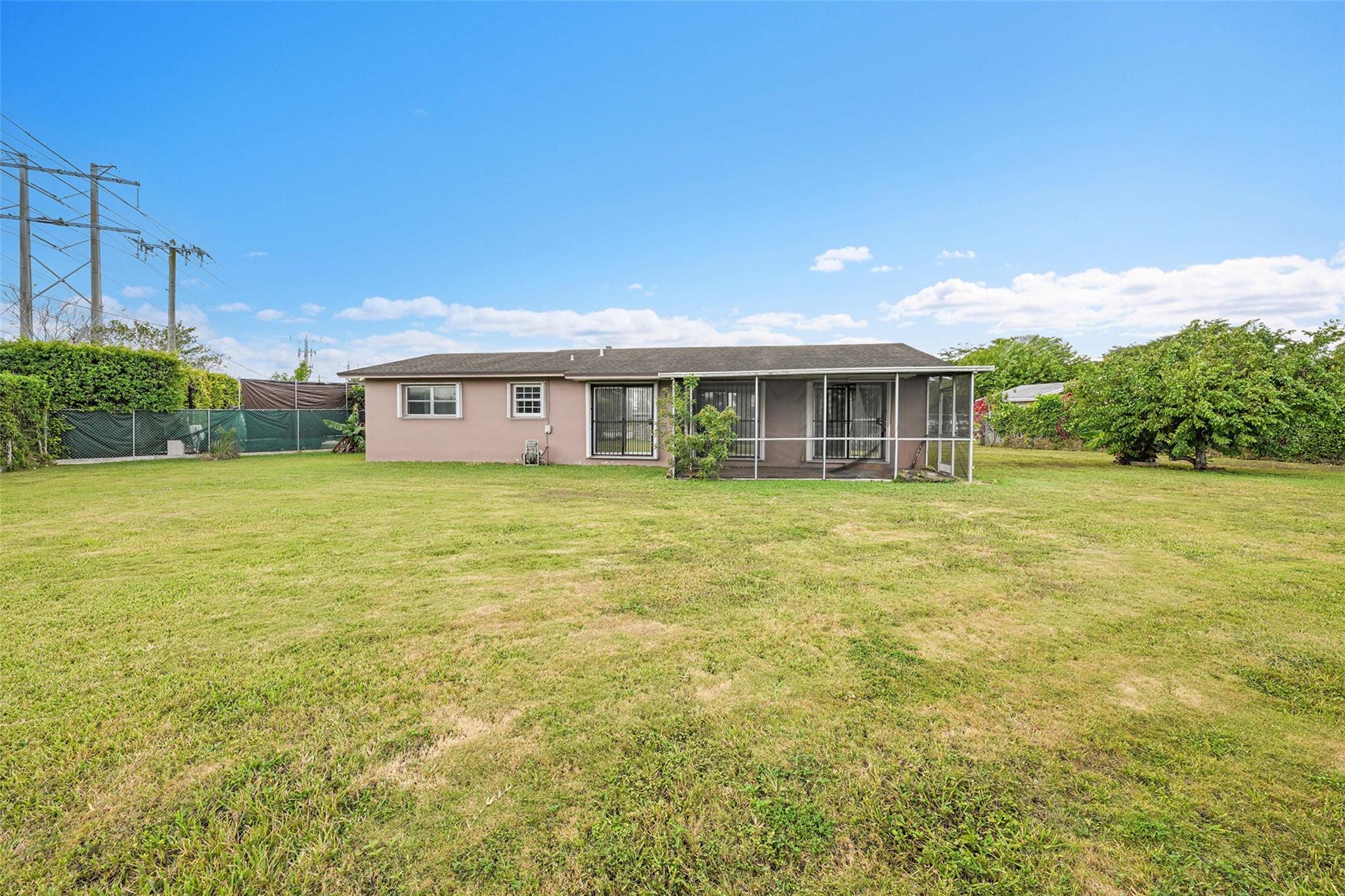 13615 SW 72nd Ter Miami, FL 33183