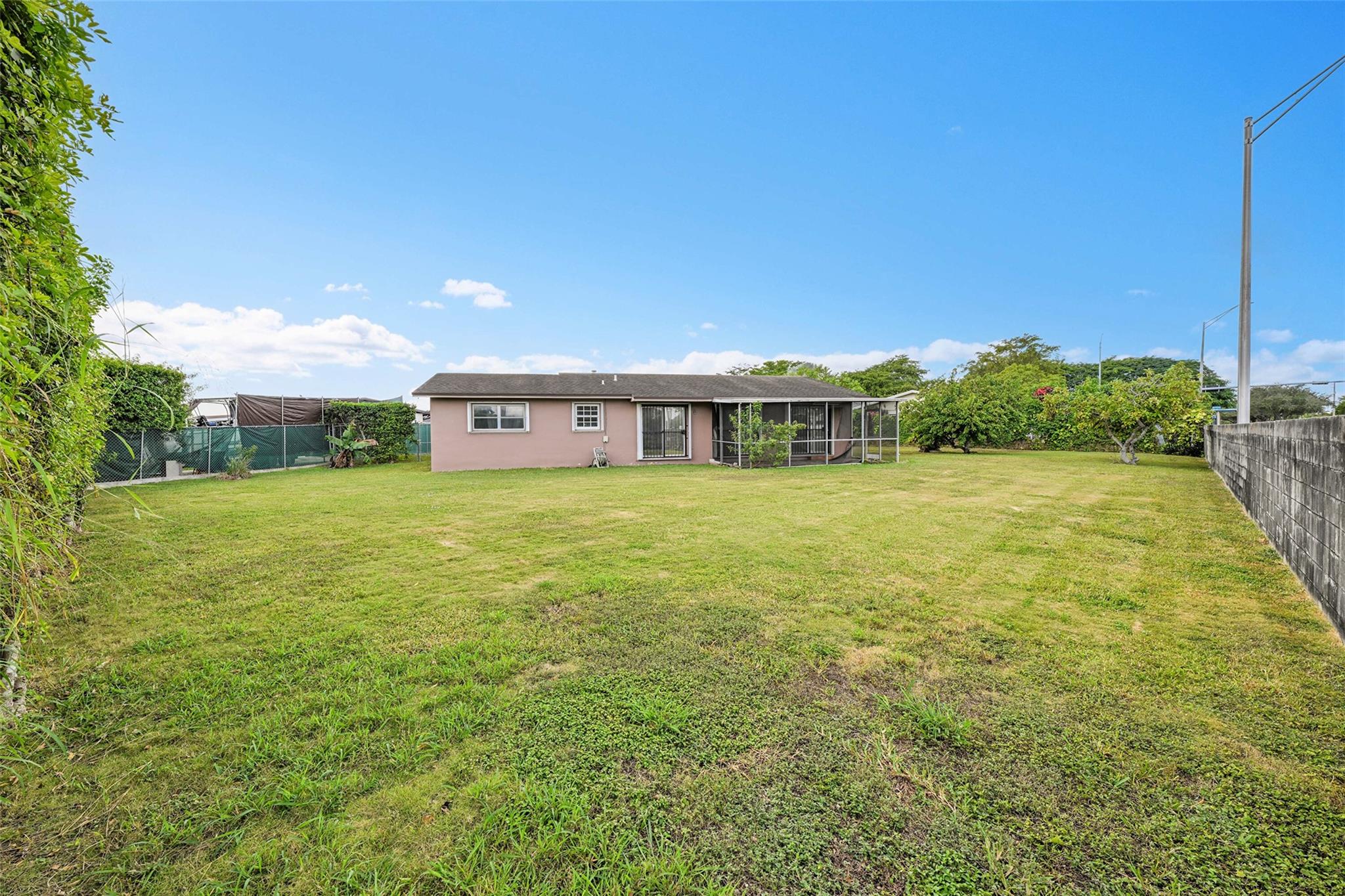 13615 SW 72nd Ter Miami, FL 33183