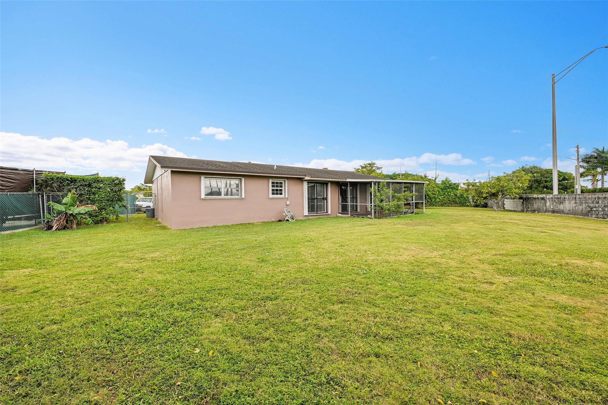 13615 SW 72nd Ter Miami, FL 33183