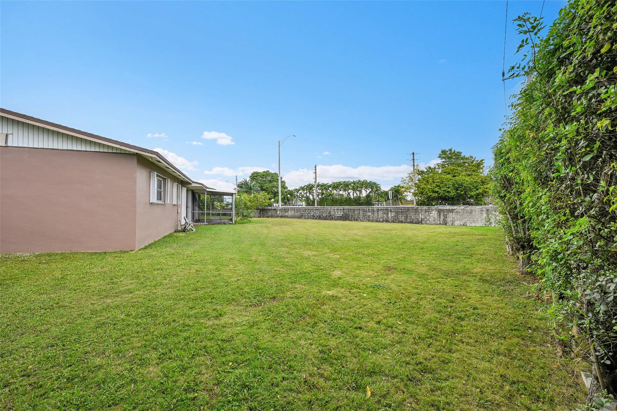 13615 SW 72nd Ter Miami, FL 33183