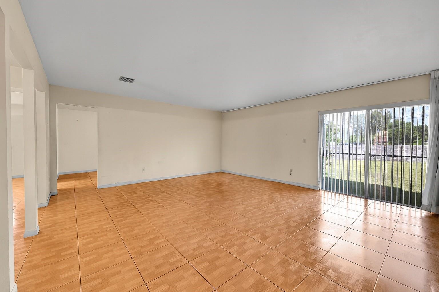 13615 SW 72nd Ter Miami, FL 33183