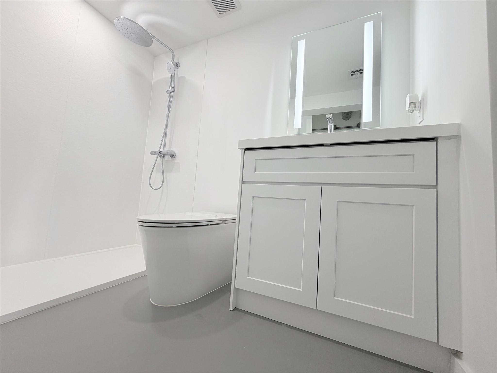 2124 NE 5th Ave #105 Wilton Manors, FL 33305