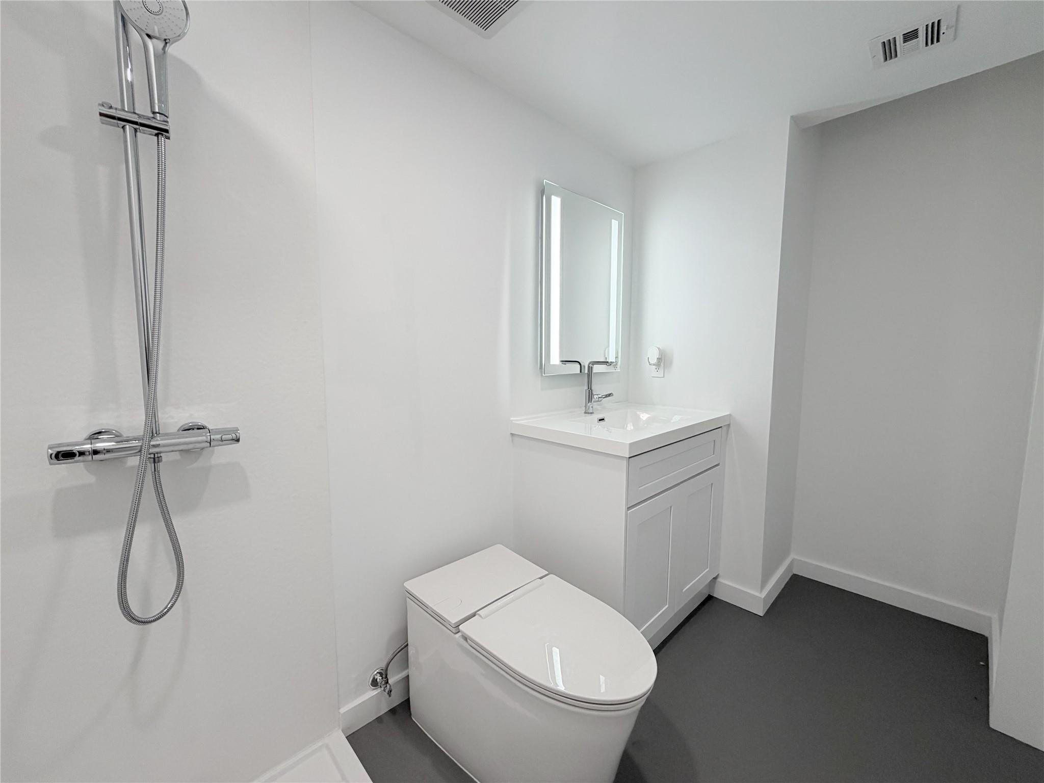 2124 NE 5th Ave #105 Wilton Manors, FL 33305