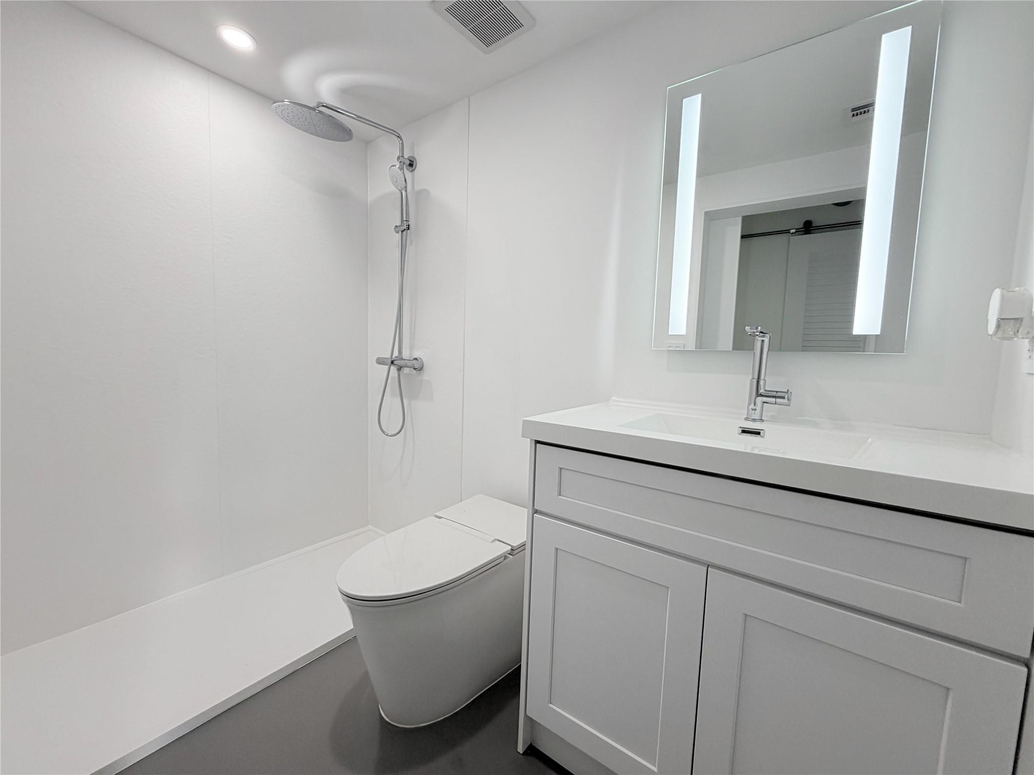 2124 NE 5th Ave #105 Wilton Manors, FL 33305