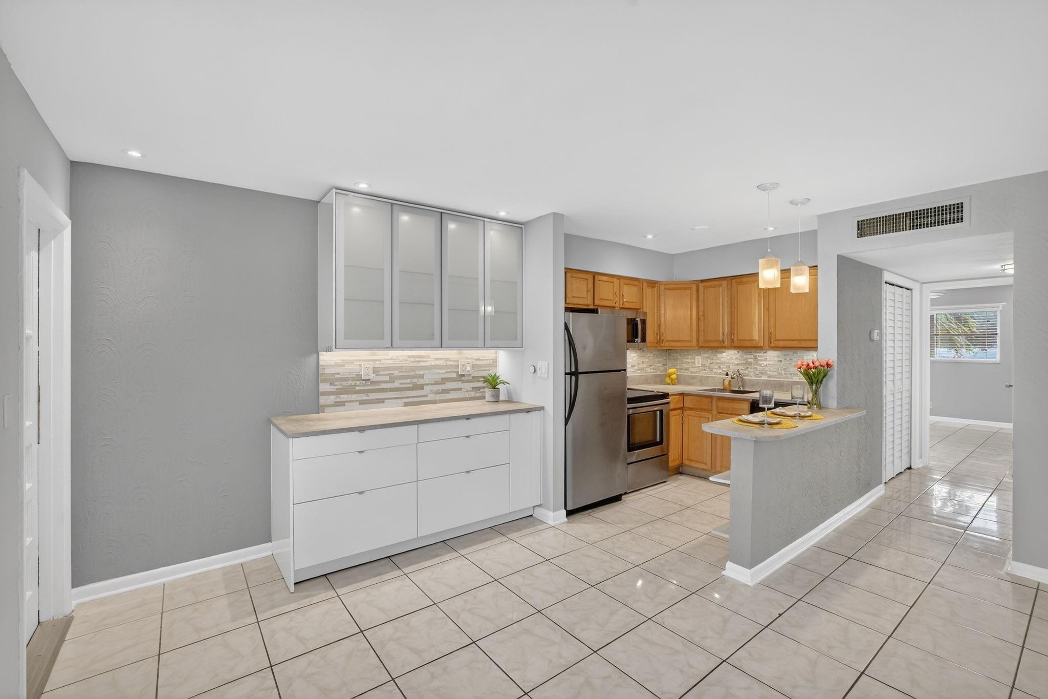 4051 NE 13th Ave #77