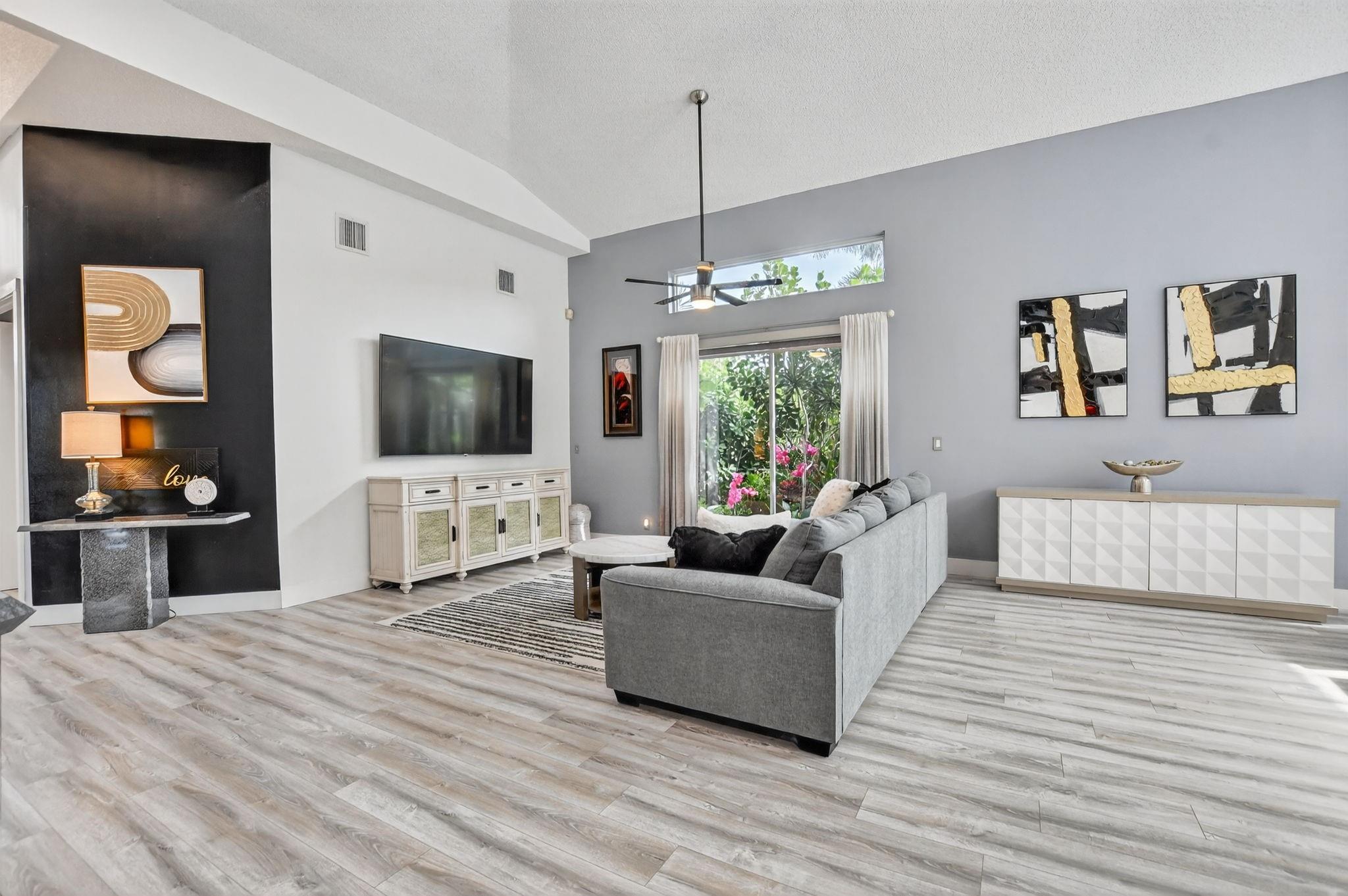 6584 Hampton Cir Boca Raton, FL 33496