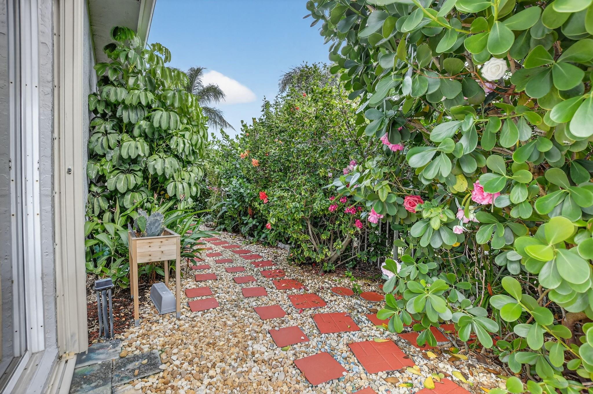 6584 Hampton Cir Boca Raton, FL 33496