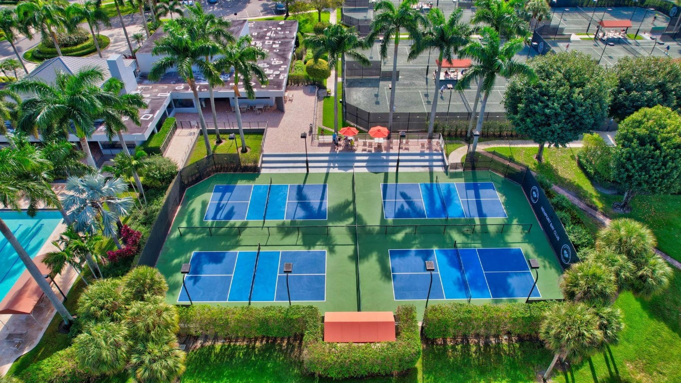 6584 Hampton Boca Raton, FL 33496