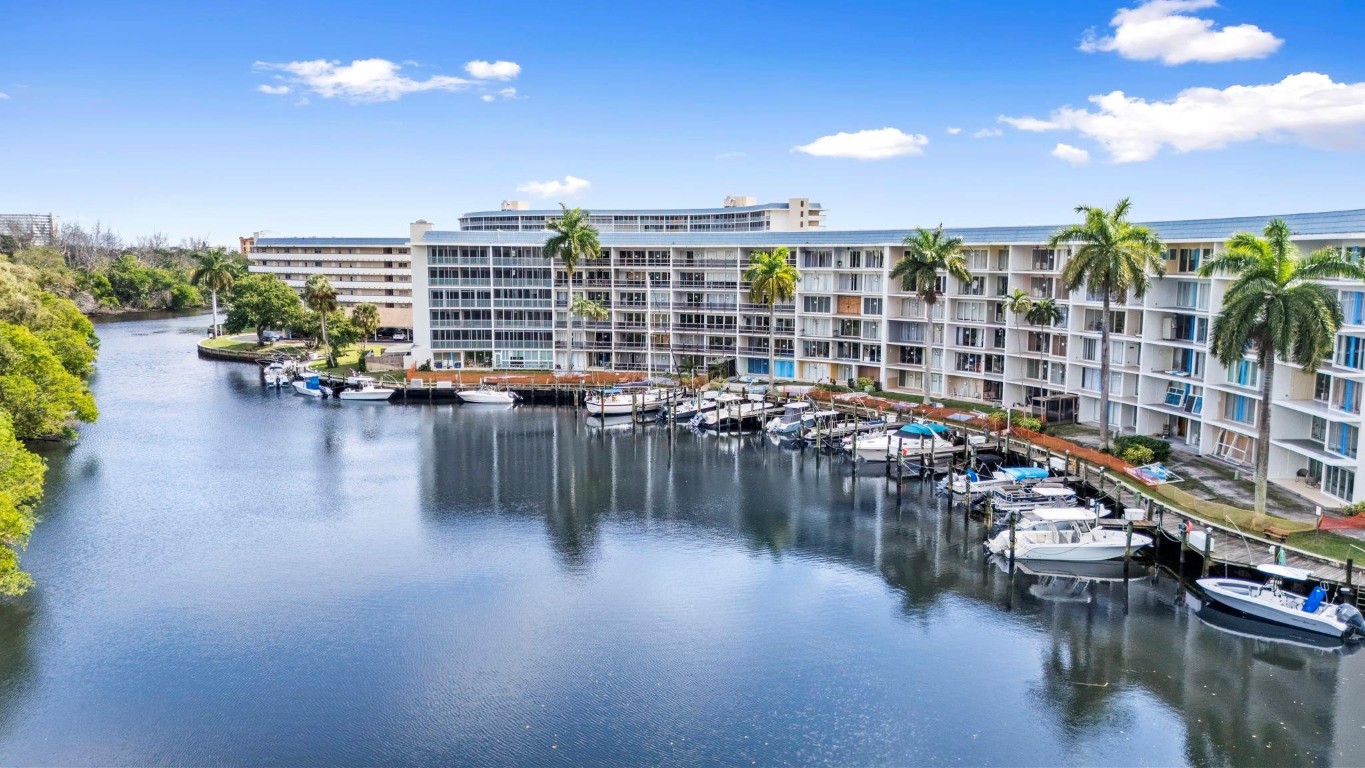 1319 E Hillsboro #111