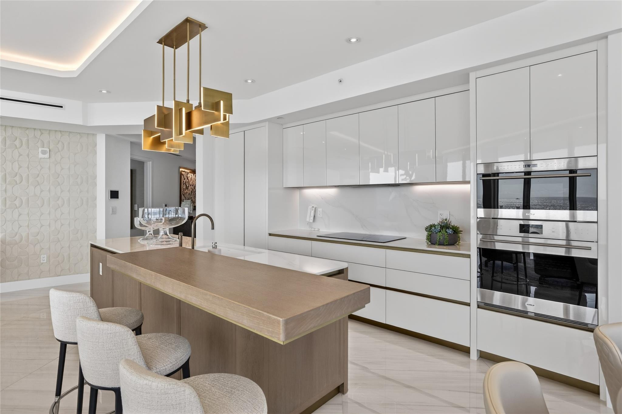 525 N Fort Lauderdale Bch #901 Fort Lauderdale, FL 33304