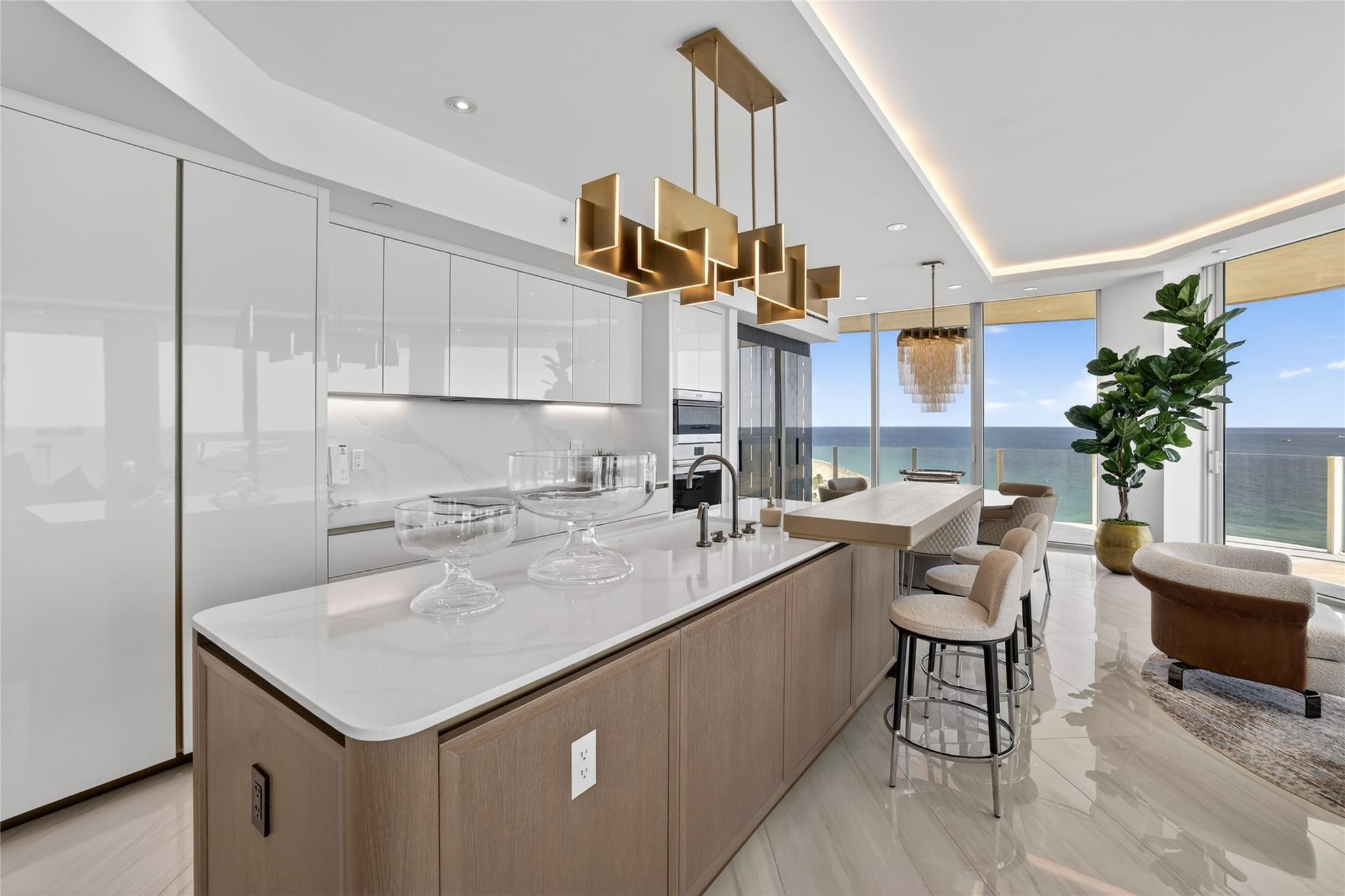 525 N Fort Lauderdale Bch #901 Fort Lauderdale, FL 33304