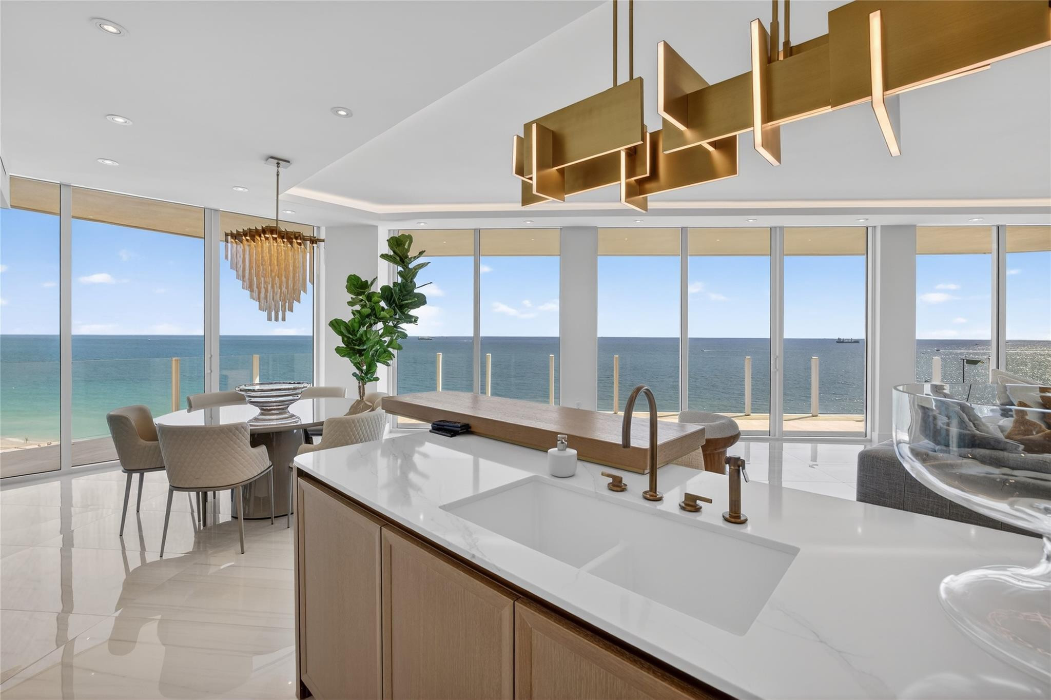 525 N Fort Lauderdale Bch #901 Fort Lauderdale, FL 33304