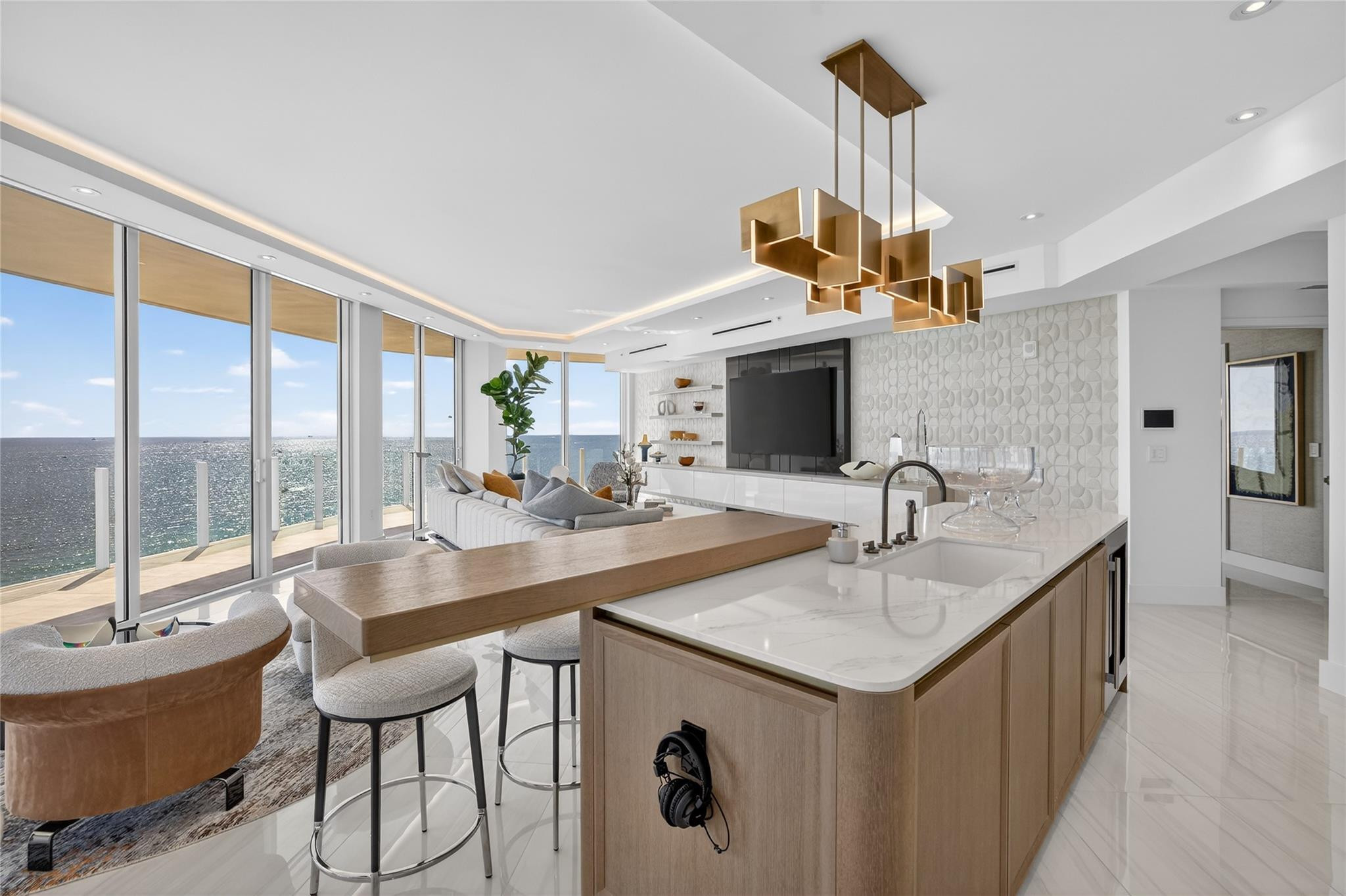 525 N Fort Lauderdale Bch #901 Fort Lauderdale, FL 33304