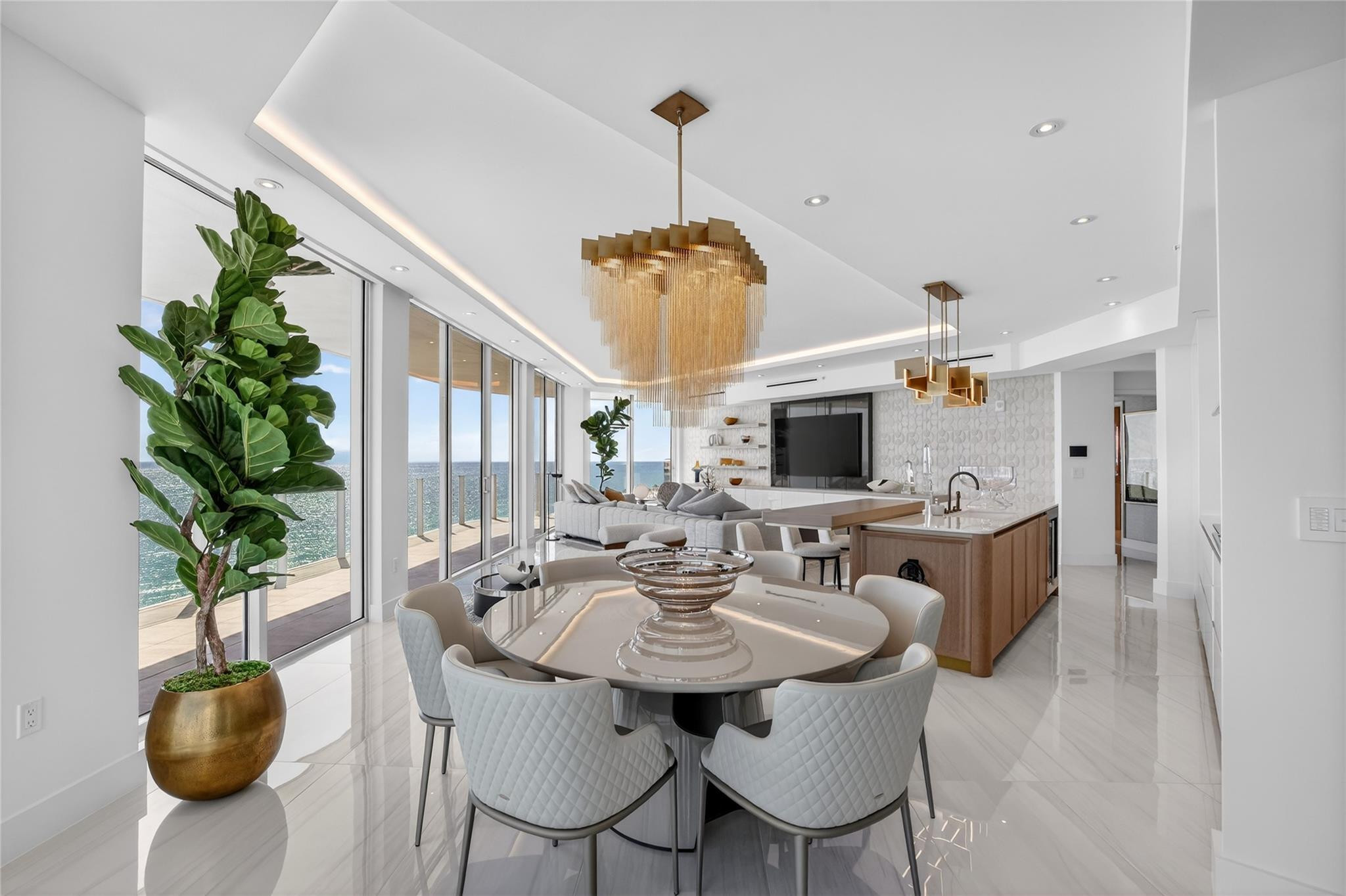 525 N Fort Lauderdale Bch #901 Fort Lauderdale, FL 33304