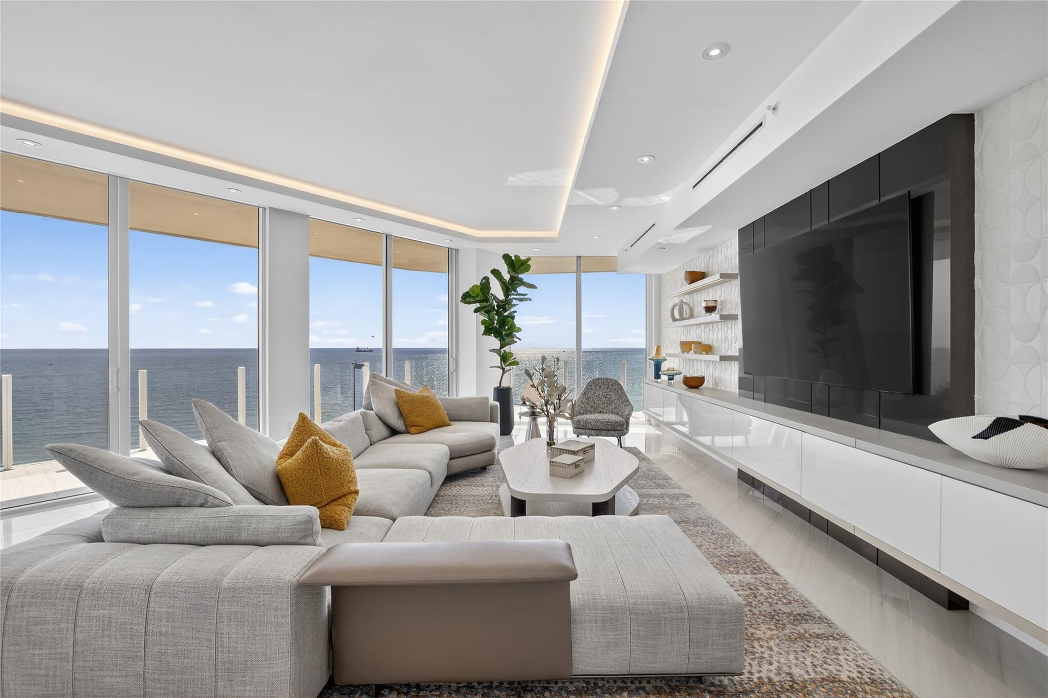 525 N Fort Lauderdale Bch #901 Fort Lauderdale, FL 33304