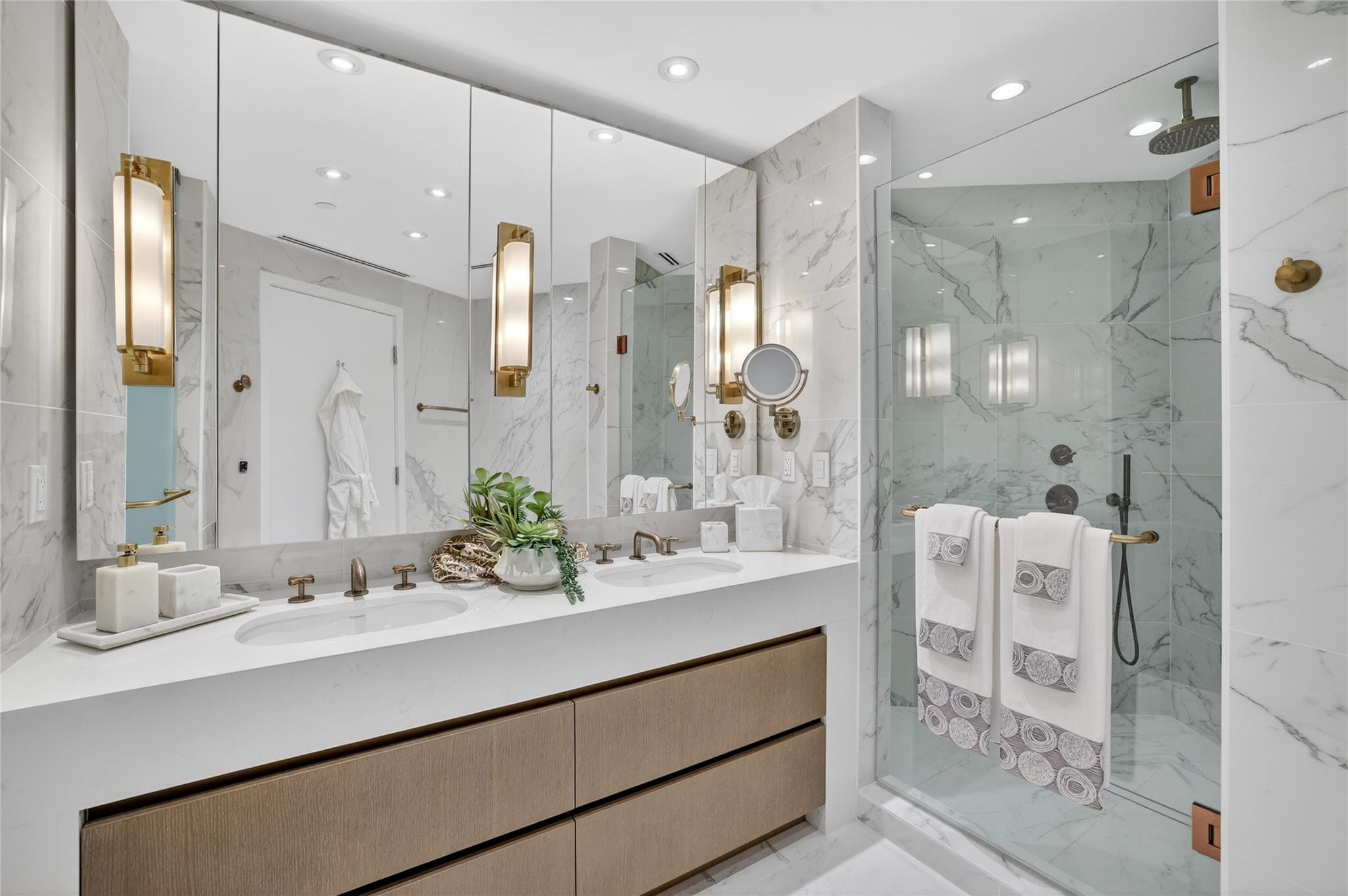 525 N Fort Lauderdale Bch #901 Fort Lauderdale, FL 33304