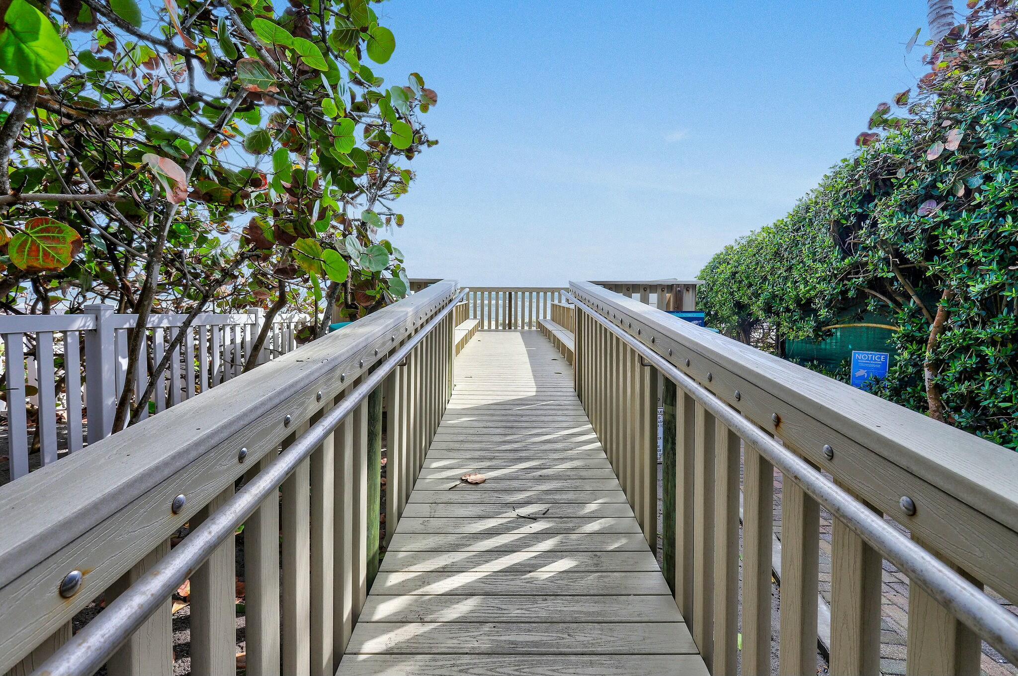 170 Beacon Ln Jupiter Inlet Colony, FL 33469