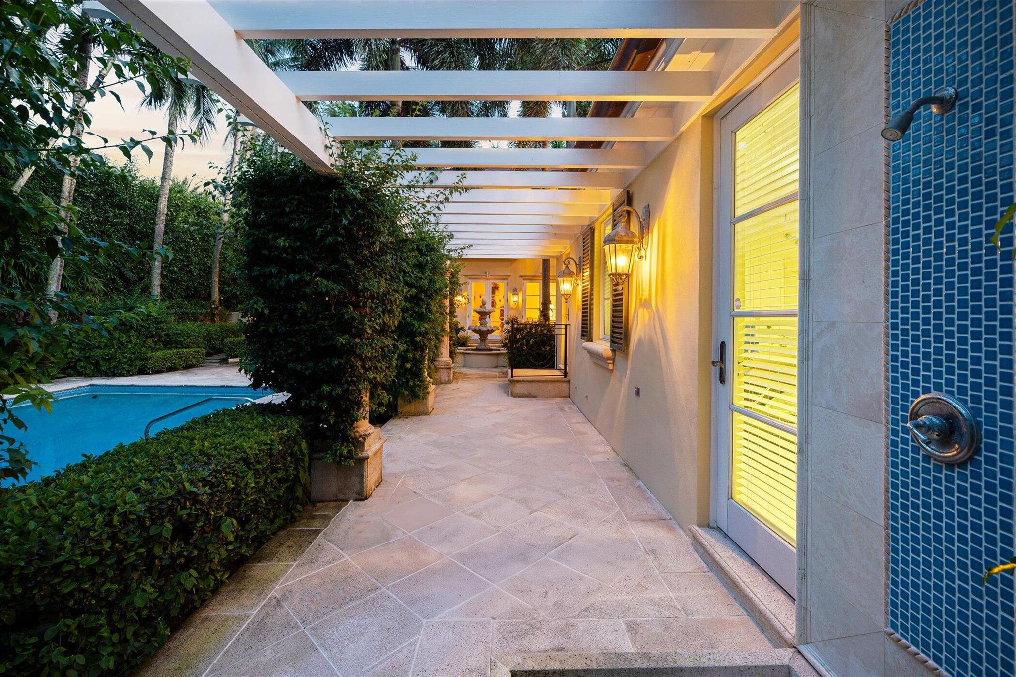 223 Coral Ln,Palm Beach, FL 33480