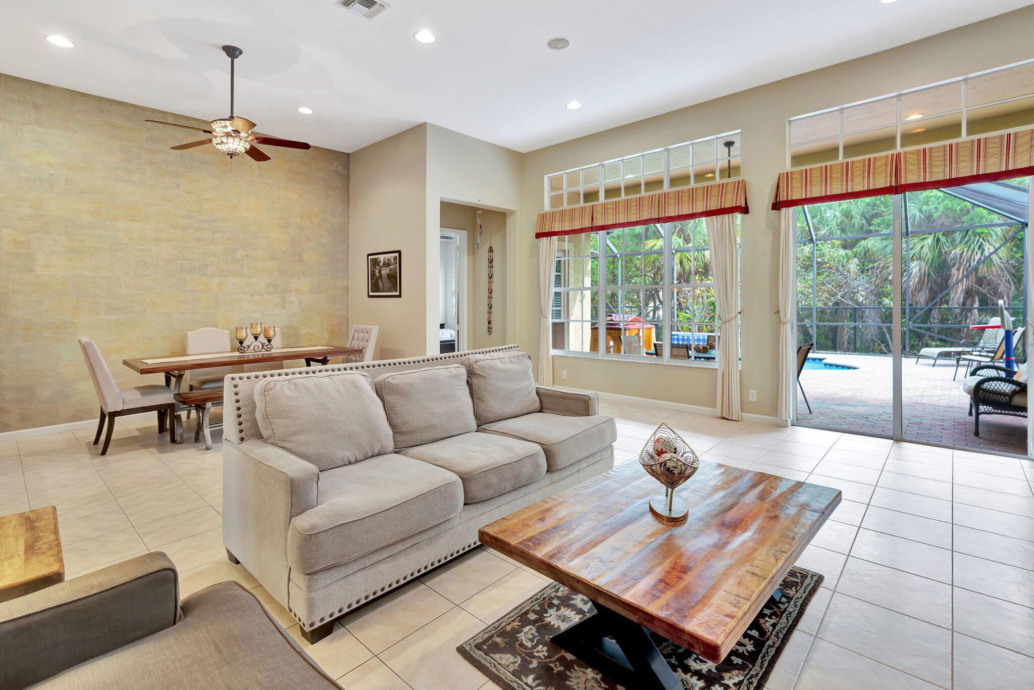 132 Via Castilla Jupiter, FL 33458