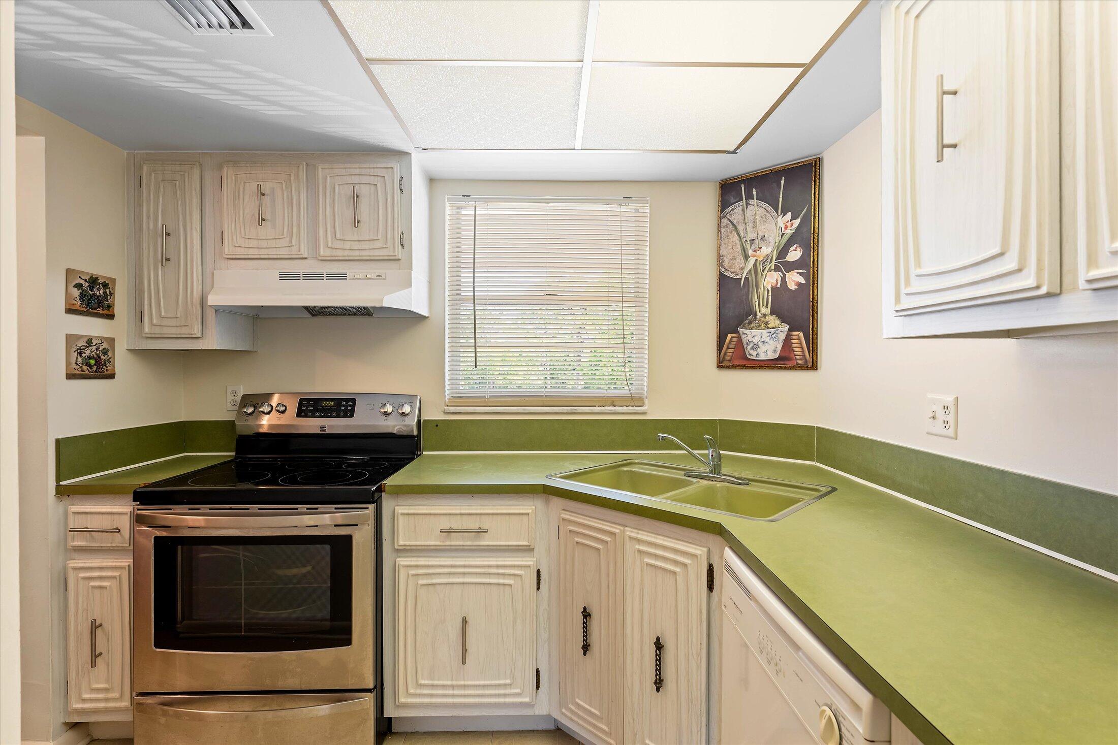 18081 SE Country Clb Dr #130 Jupiter, FL 33469