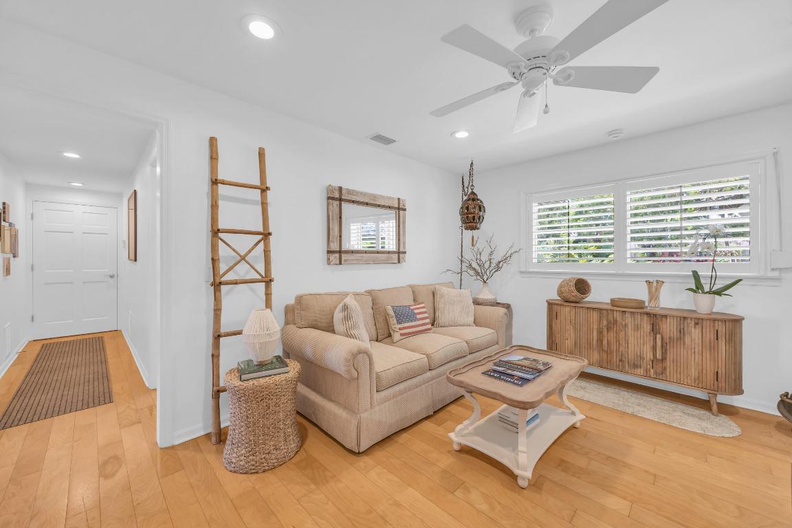 376 Live Oak Vero Beach, FL 32963