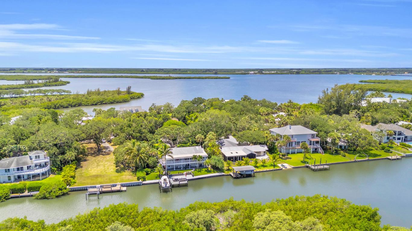 376 Live Oak Vero Beach, FL 32963