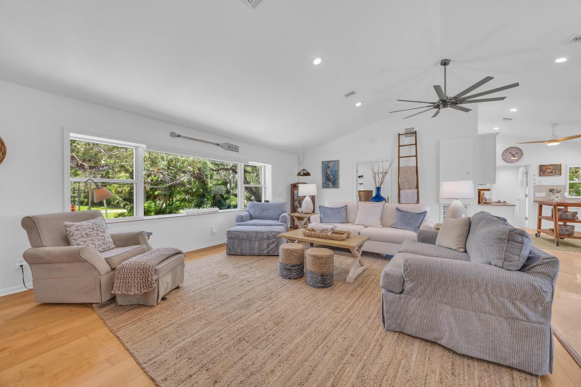 376 Live Oak Vero Beach, FL 32963