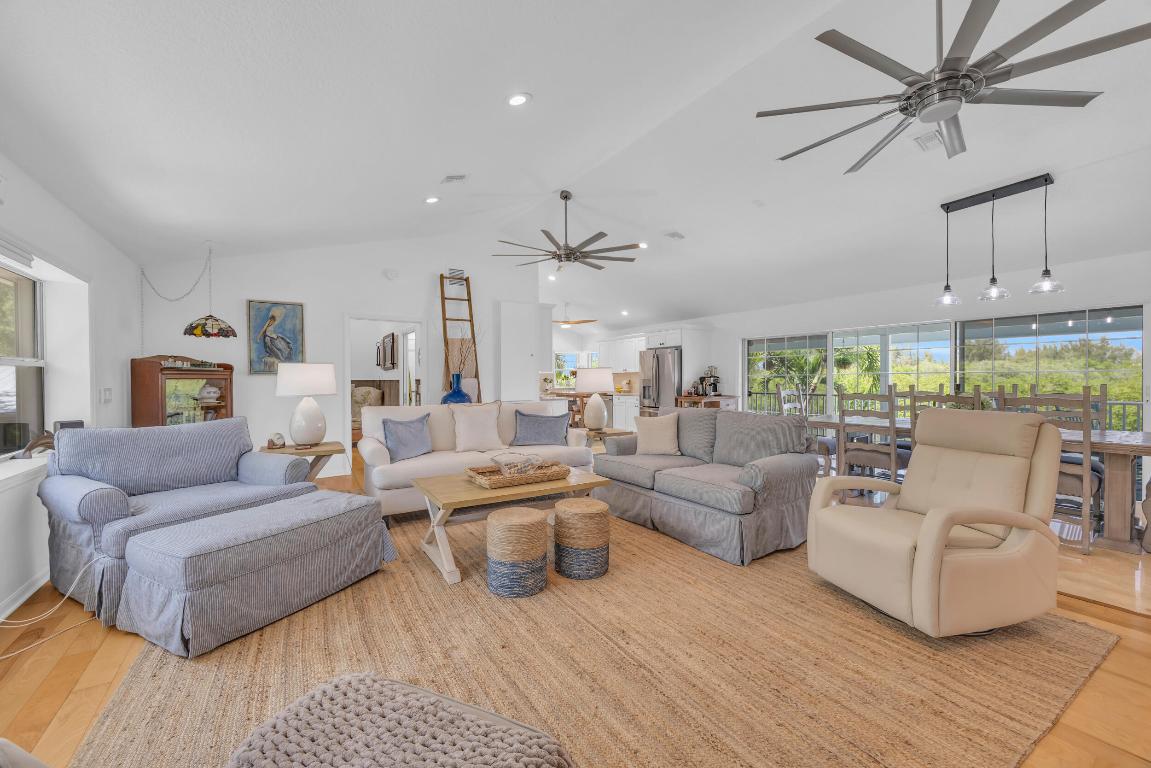 376 Live Oak Vero Beach, FL 32963