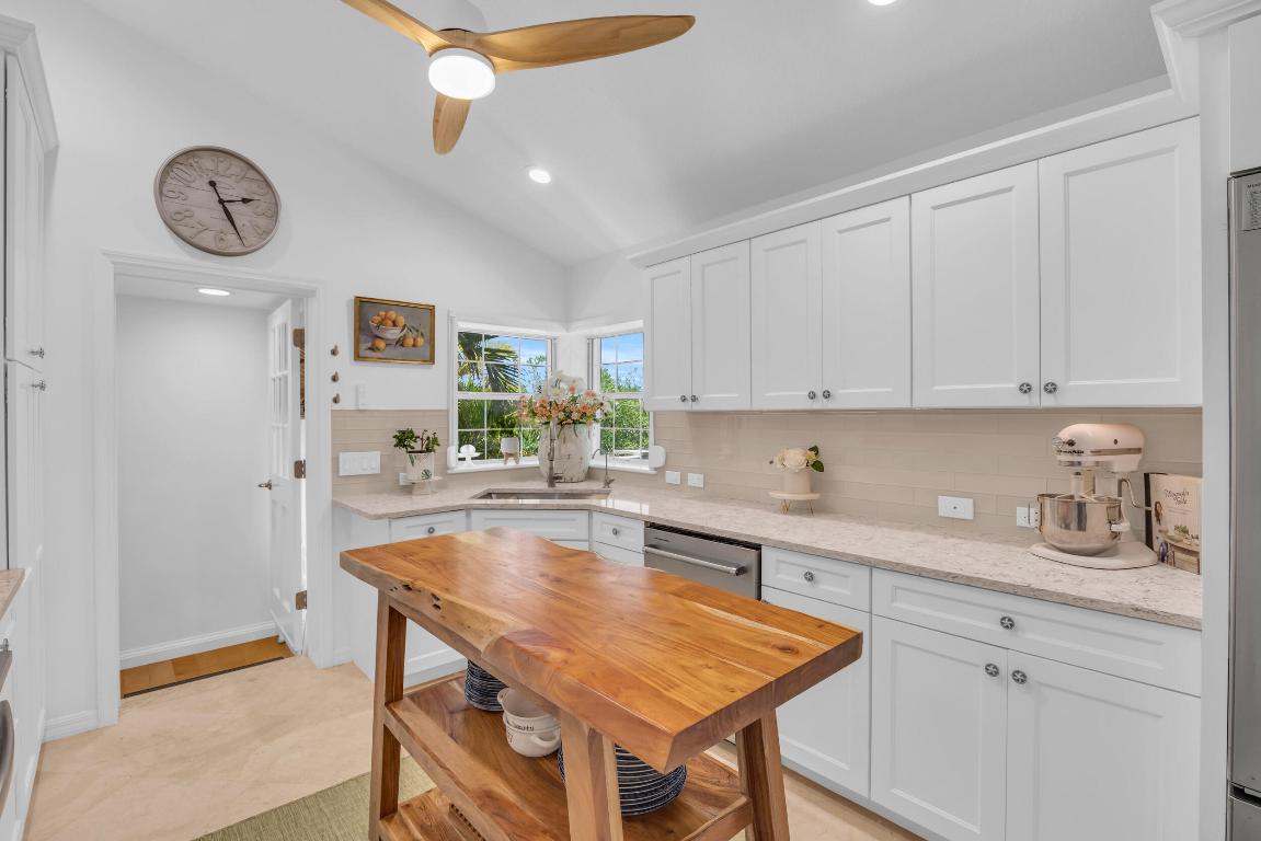 376 Live Oak Vero Beach, FL 32963