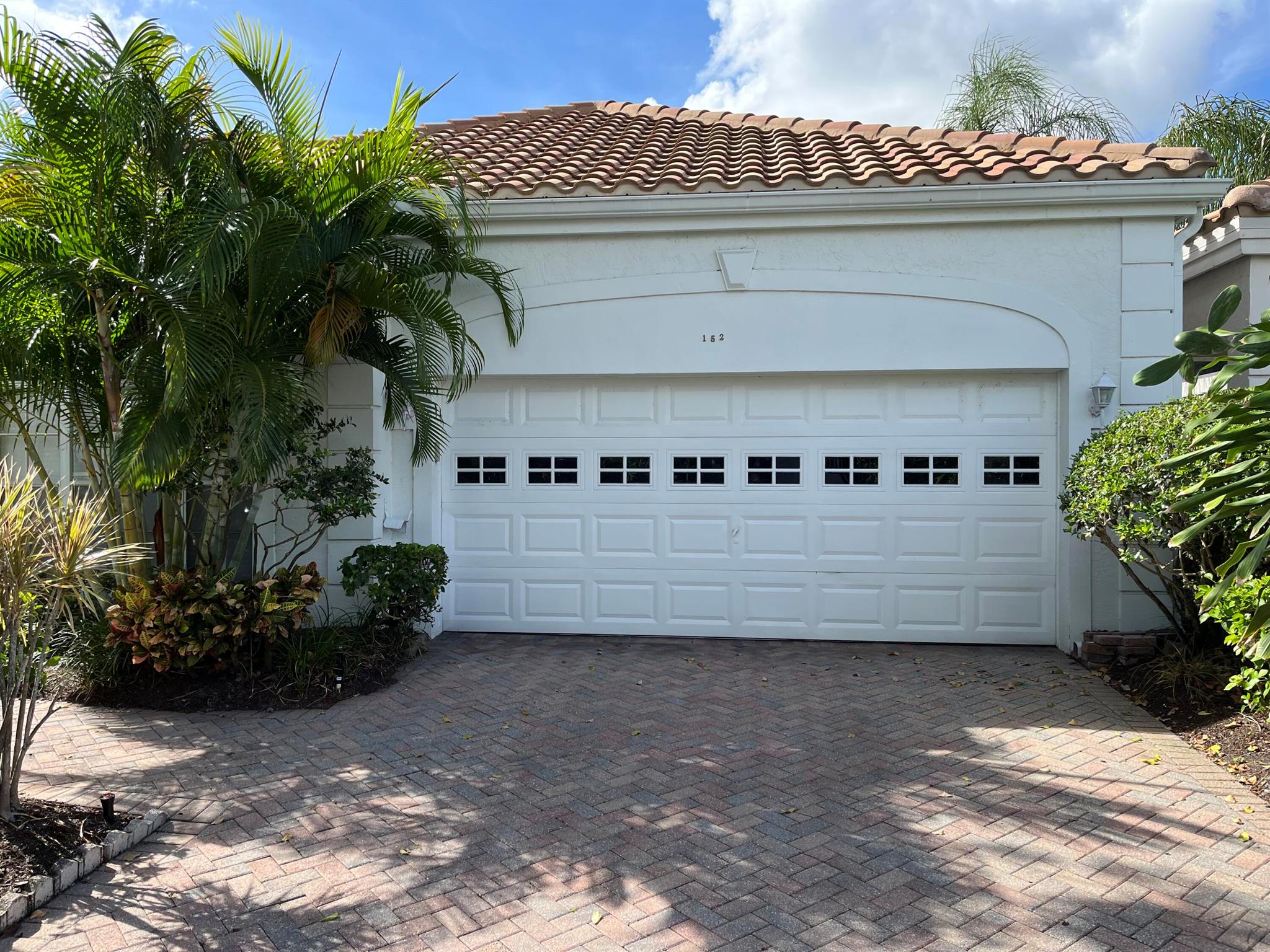 152 Coral Cay Dr