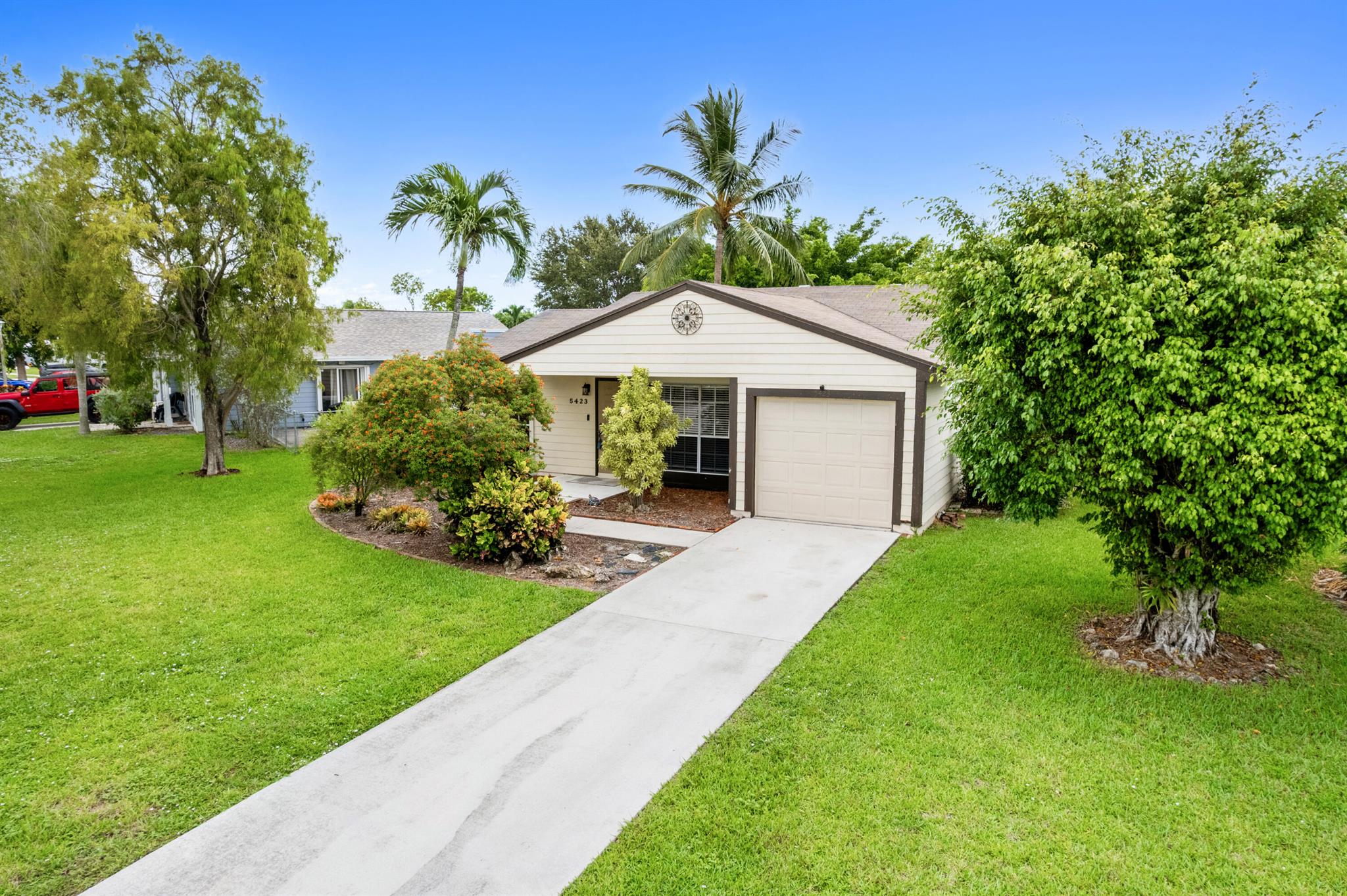 5423 Courtney Cir