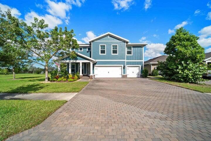898 Sweetgrass St