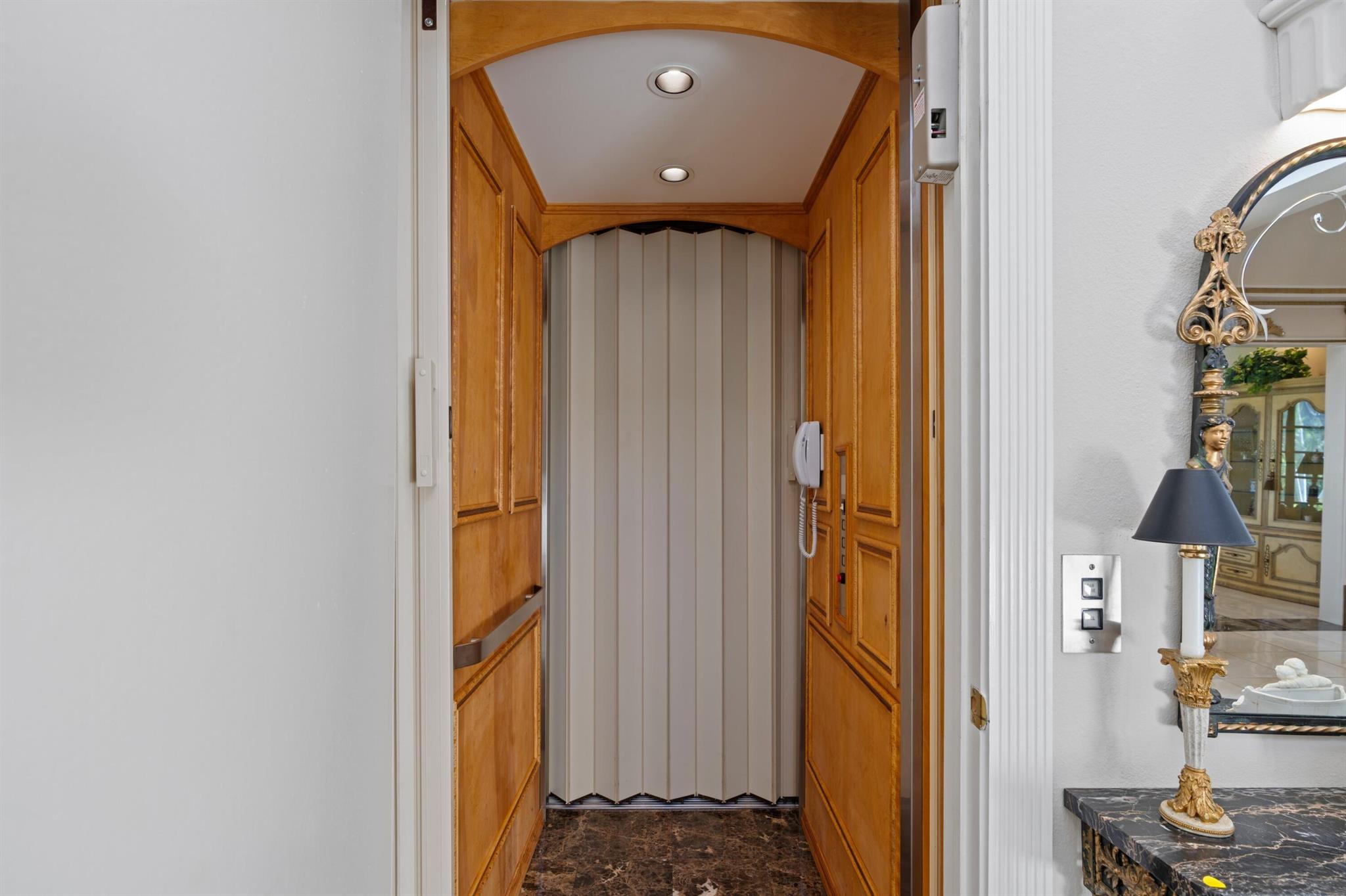 1010 Pine Pt Rd Singer Island, FL 33404