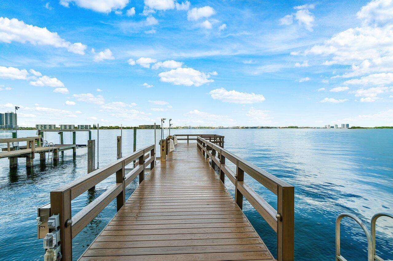 1010 Pine Pt Rd Singer Island, FL 33404