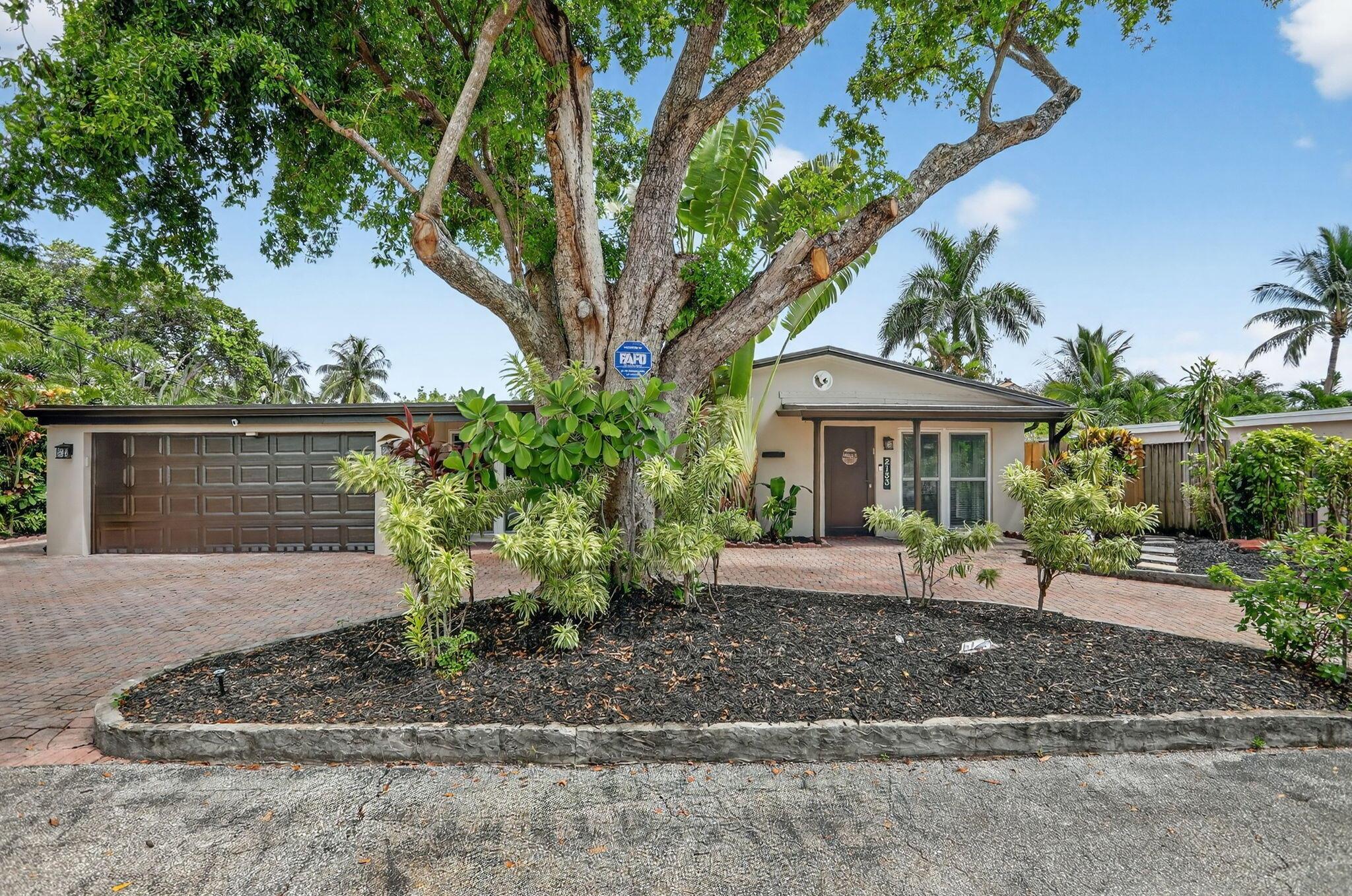 2133 Coral Gdns Dr