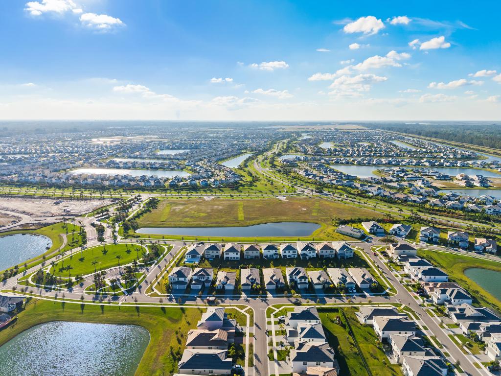 5735 Shore Pine Westlake, FL 33470