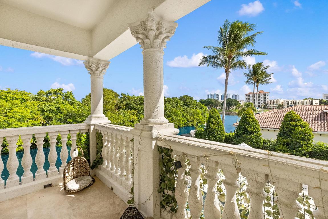 853 Harbour Isle Pl North Palm Beach, FL 33410