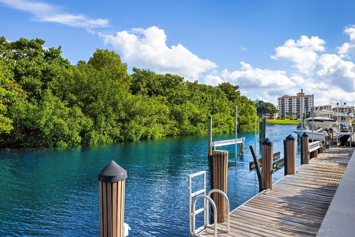 853 Harbour Isle Pl North Palm Beach, FL 33410