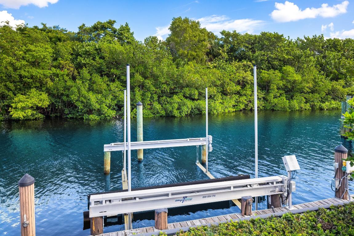 853 Harbour Isle Pl North Palm Beach, FL 33410