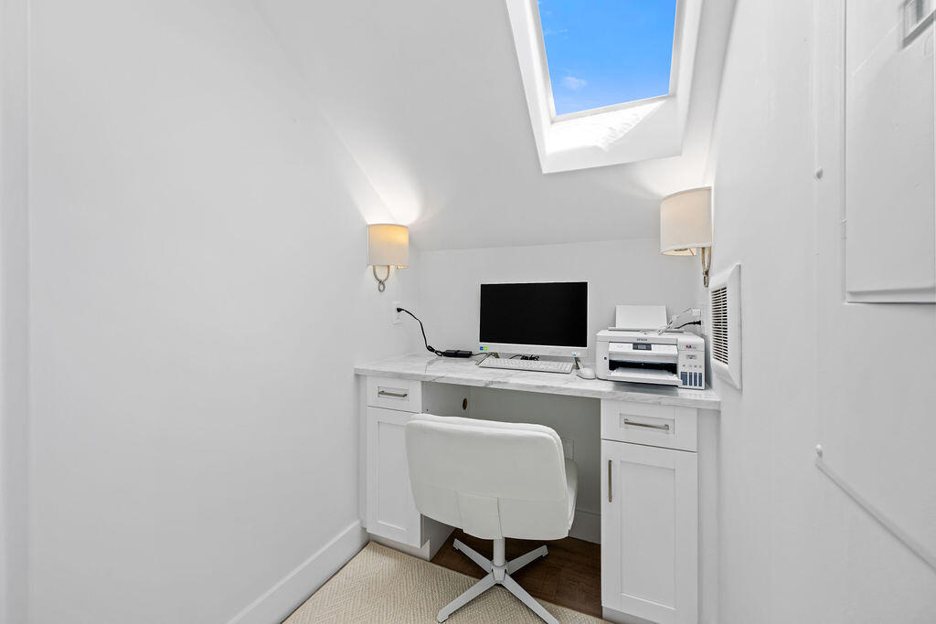 173 Peruvian Ave #5 Palm Beach, FL 33480