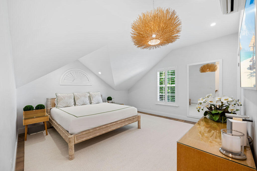 173 Peruvian Ave #5 Palm Beach, FL 33480