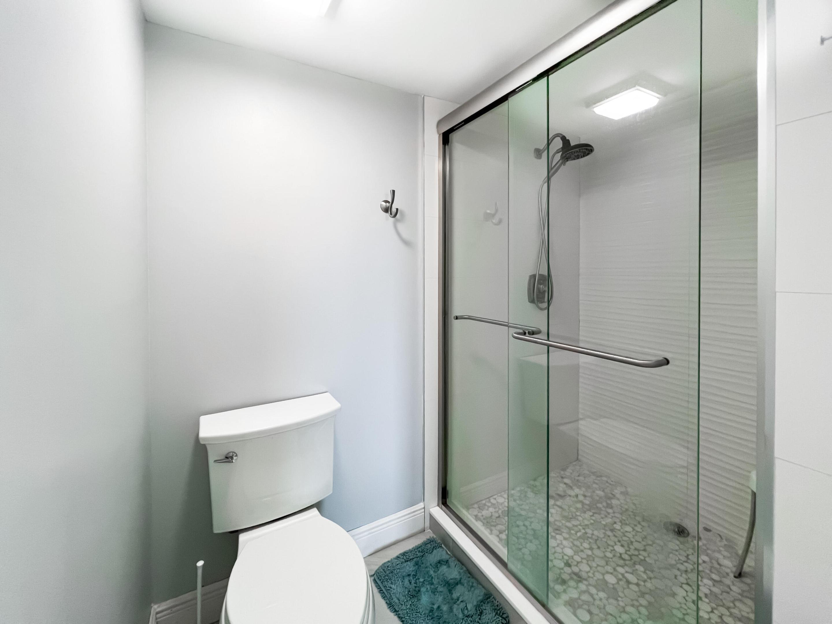 301 Ocean Blfs #202 Jupiter, FL 33477