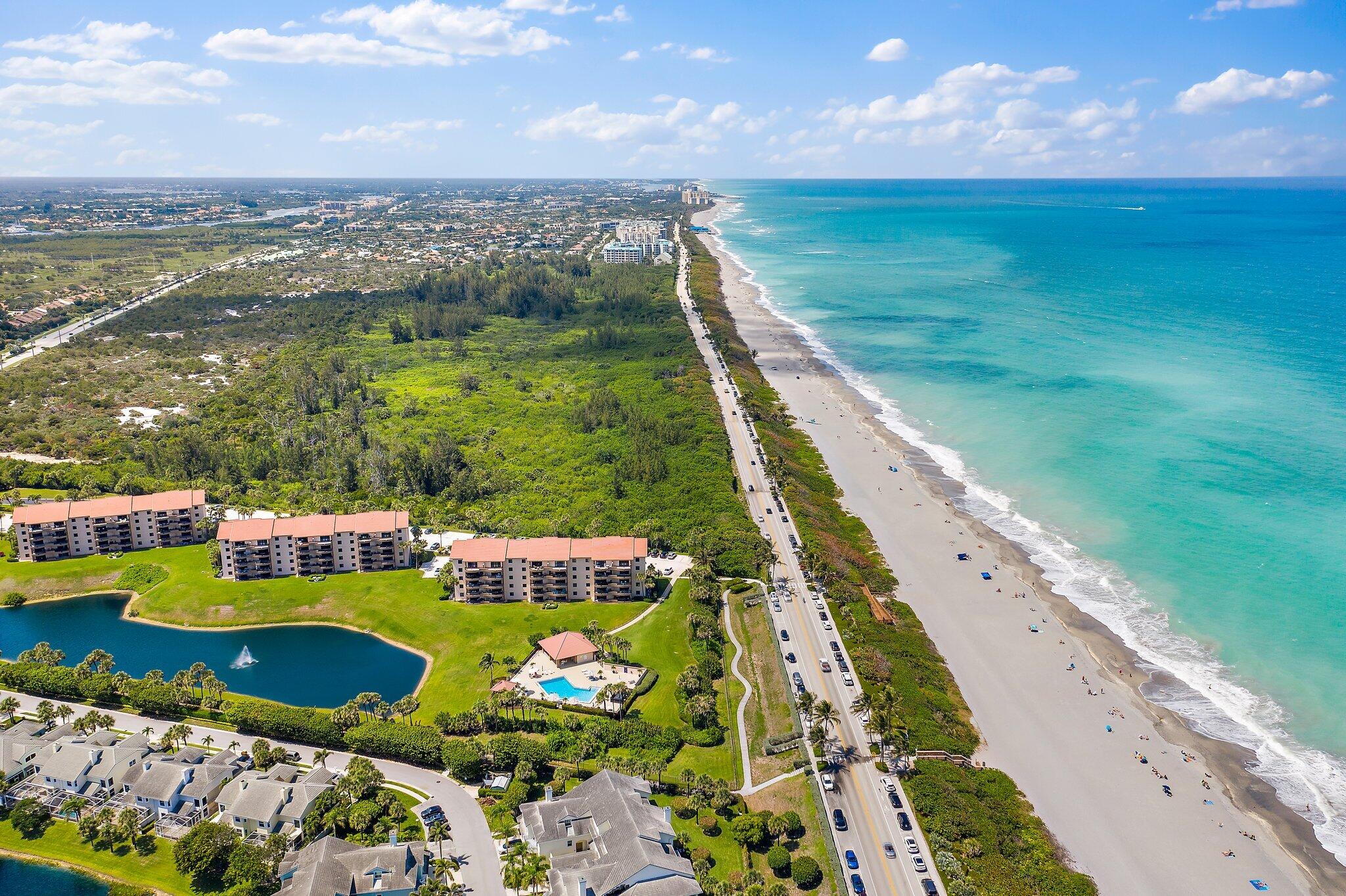 301 Ocean Blfs #202 Jupiter, FL 33477