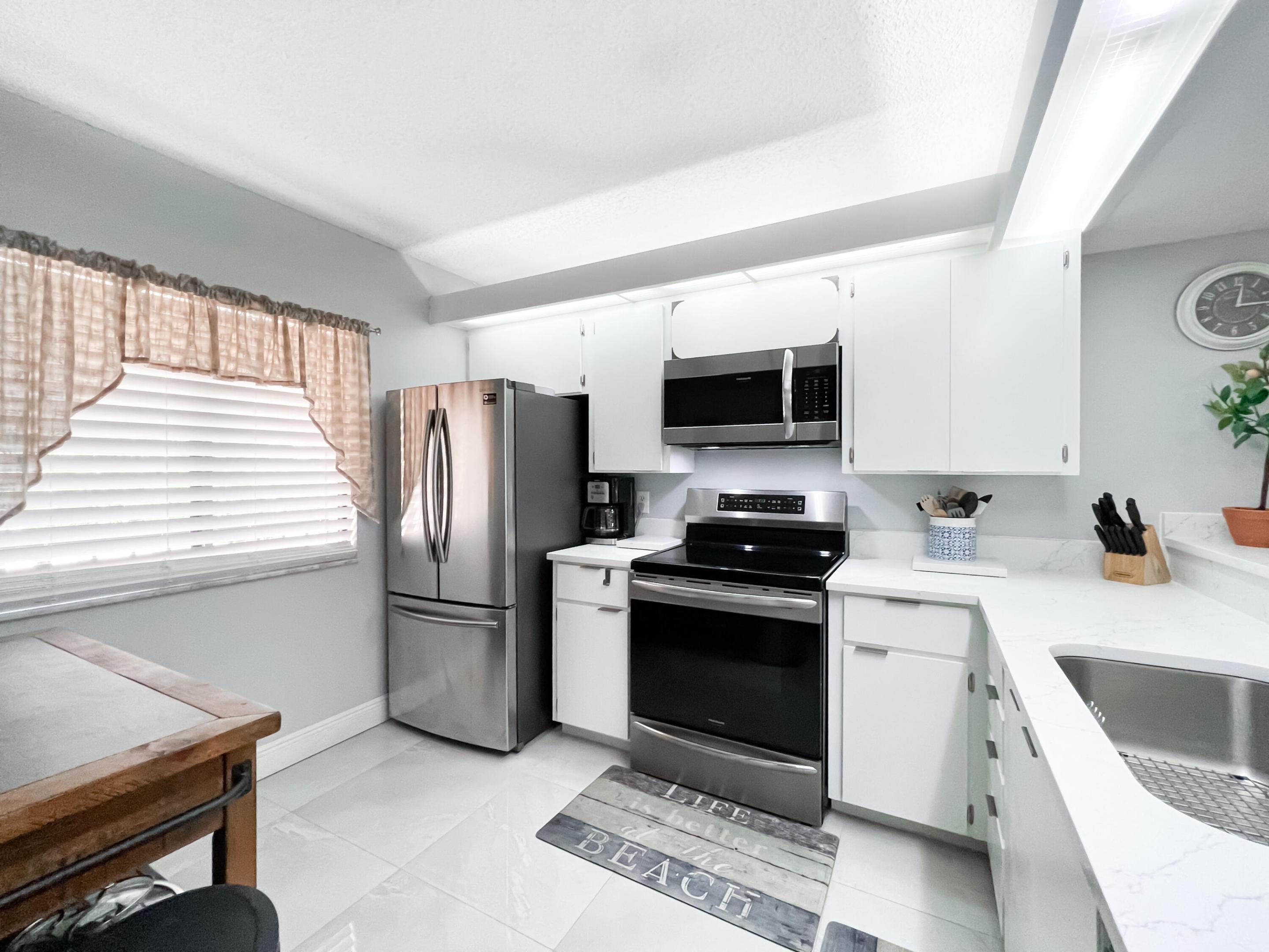 301 Ocean Blfs #202 Jupiter, FL 33477