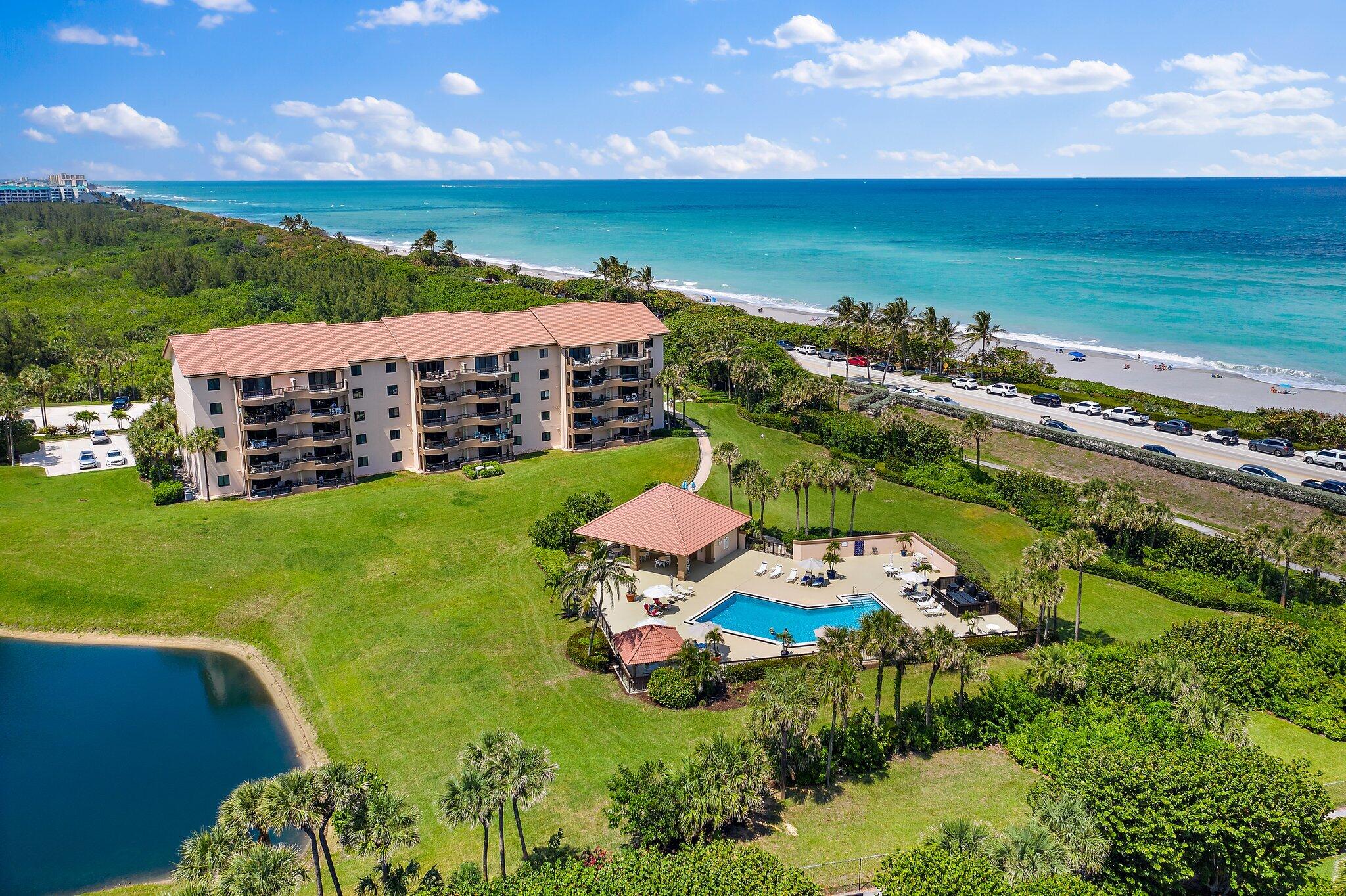 301 Ocean Blfs #202 Jupiter, FL 33477